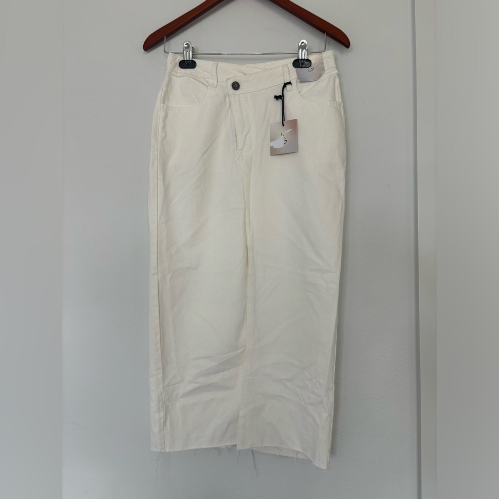 NWT Happily Grey asymmetrical white denim skirt Sz 3/25